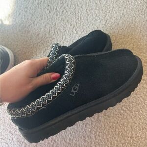 UGG Black Tazz Slippers W9